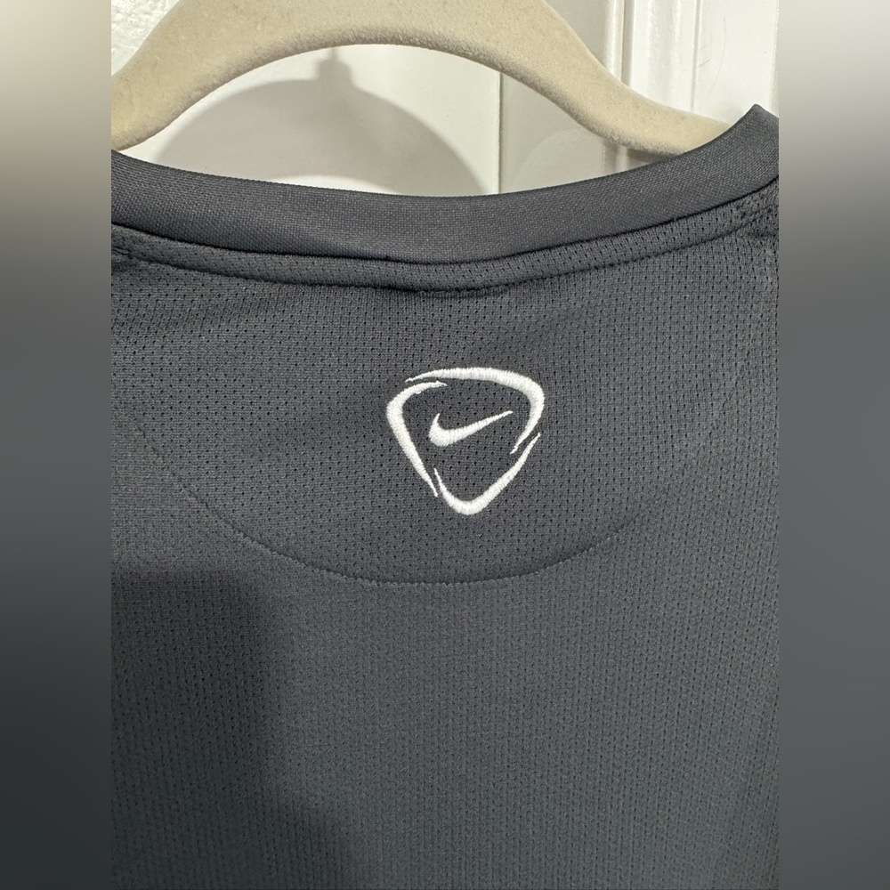 ⭐️SOLD⭐️ Men’s Black, White, and Gray Nike Team Dri-Fit Soccer Jersey - Picture 5 of 6